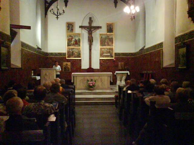 Vespera ekumena preĝo, gvidata de Els Van Dijk