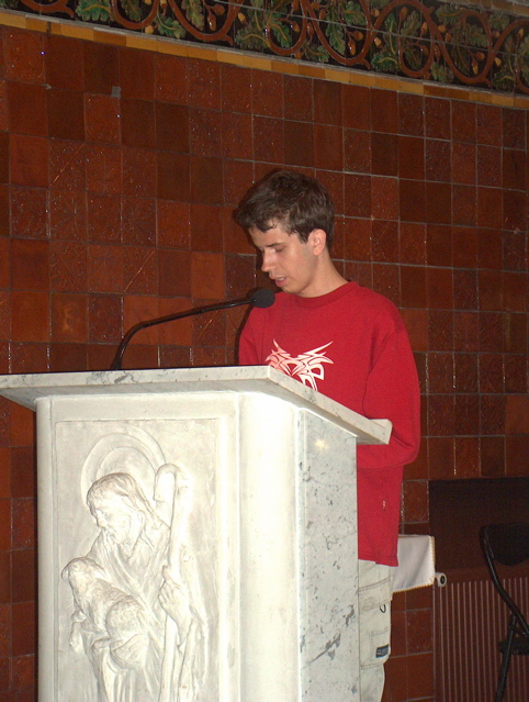 Marek, el Ĉeĥio, legas la porpetojn